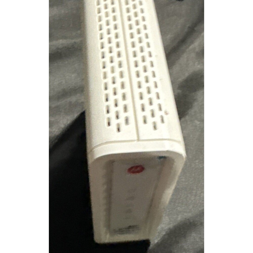 Motorola Surfboard SB6141 DOCSIS 3.0 High-Speed Cable Modem White